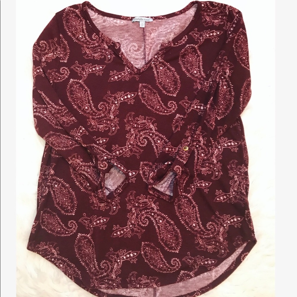 Maroon paisley quarter length sleeve shirt